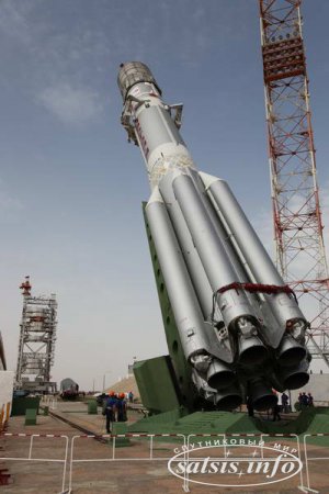 Ракета-носитель «Протон-М» со спутниками «КазСат-2» и «ОС-2» вывезена на стартовый комплекс