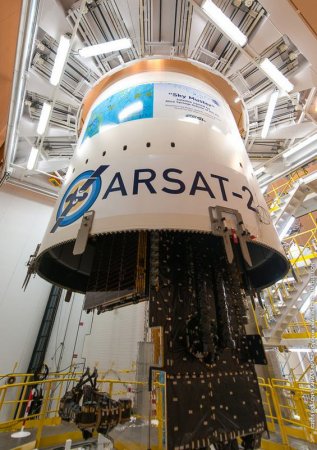 Ракета Ariane вывела на рабочие орбиты два спутника связи