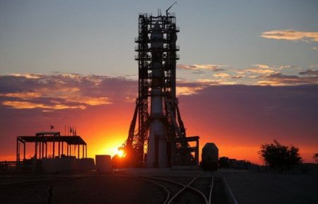 На Байконуре проводится сборка головной части ракеты «Протон-М»