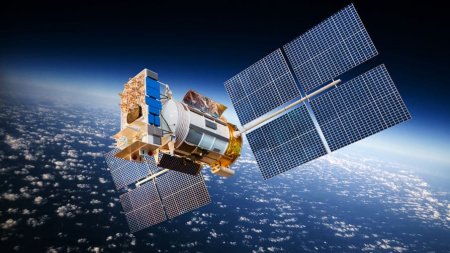 Генеральный директор «Роскосмос» поставил перед ВНИИЭМ задачу серийного производства спутников