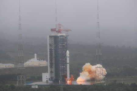 Китай успешно вывел на орбиту спутник Beijing-3B