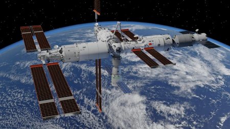 Китай провел запуск пилотируемого космического корабля "Шэньчжоу-15" - он состыковался с космической станцией Китая