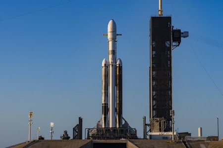 SpaceX запустила ракету Falcon Heavy со спутниками ViaSat 3 Americas