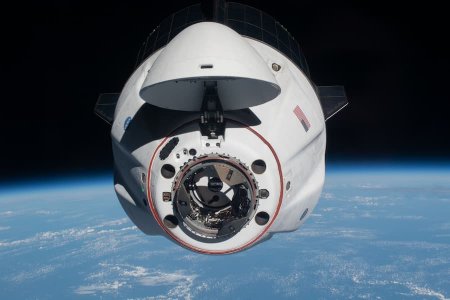 НАСА утвердило состав экипажа Crew Dragon с российским космонавтом