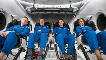 Приводнение корабля Crew Dragon с космонавтом Роскосмоса Константином Борисовым планируется 12 марта