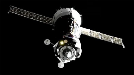 Корабль «Союз МС-24» отстыковался от МКС и возвращается на Землю